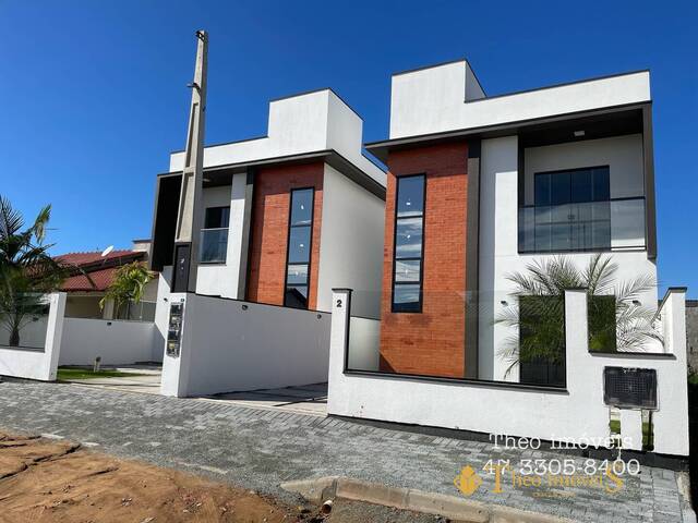 #101 - Casa para Venda em Barra Velha - SC