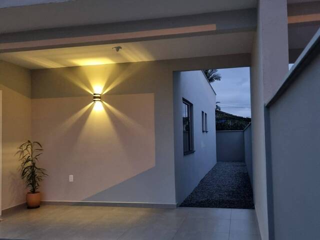 #121 - Casa para Venda em Barra Velha - SC