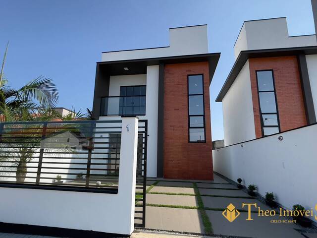 #101 - Casa para Venda em Barra Velha - SC