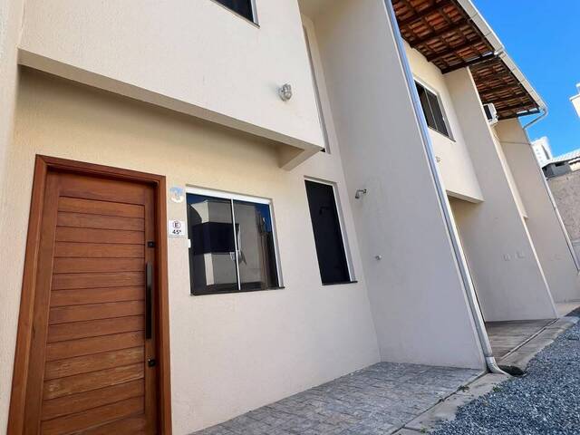 Sobrado para Venda em Barra Velha - 3